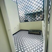 Nhà đẹp sang trọng với thiết kế hiện đại 3PN gần chợ hóc môn