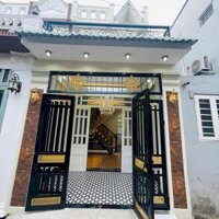 Nhà đẹp sang trọng với thiết kế hiện đại 3PN gần chợ hóc môn