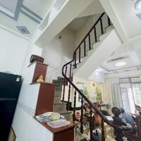 Bán Nhà Huỳnh Thị Hai, 55m2, 3 Tầng sát mặt tiền, đường 6m xe hơi ngủ trong nhà.