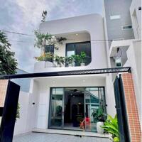 Bán rẻ căn nhà 1 trệt 2 lầu giá chỉ 2ty690, DT 85m2, ngay tại vòng xoay Võ Văn Kiệt – TDM, Bình Dương