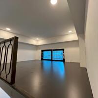 Cho Thuê CCMN 99 Trung Kính Cầu Giấy 25m2 Studio Gác Xép Cửa Sổ Ban Công Thang Máy Giặt Riêng Gần Chợ , Ô Tô Đỗ Cách Nhà 50m