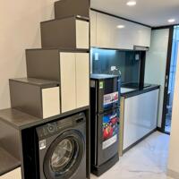 Cho Thuê CCMN 99 Trung Kính Cầu Giấy 25m2 Studio Gác Xép Cửa Sổ Ban Công Thang Máy Giặt Riêng Gần Chợ , Ô Tô Đỗ Cách Nhà 50m