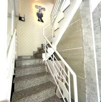 Cho thuê nhà Hoàng Hoa Thám, P.6, 4x15m, 1 trệt, 2 lầu, 4pn, 3wc, 22tr