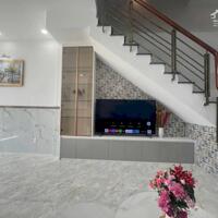 Bán nhanh nhà giá 4,8 tỷ, DT 55m2, Luỹ Bán Bích, Phú Thọ Hoà, Tân Phú. Hợp đồng thuê 10 triệu