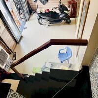 Bán Nhà Đường Giác Đạo, 40m2 3tầng, Đường 5m Thông,xe hơi ngủ trước nhà, giá cực rẻ.