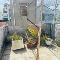 Nhà 1 trệt 2 lầu mái đúc btct đường 5m ngay trương thị hoa metro q12