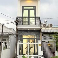 Nhà lầu đẹp nằm gần Ủy ban phường Bình Thủy