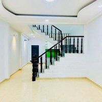 Nhà đẹp Hiệp Phú, 1 trệt 1 lầu, vị trí đẹp, 56m², sát Ngã tư Thủ Đức, chỉ 4,75 tỷ!