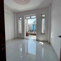 Nhà sổ riêng sân ô tô 2.4 tỷ /1lầu 1trệt/78m2
