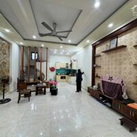 Nhà 51mx 3 tầng độc lập Ôtô đỗ cửa đường Vĩnh Tiến. Giá rẻ