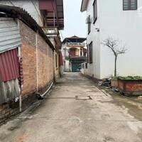 Chính chủ cần tiền bán gấp mảnh đất thổ cư đường thông tại tổ 7 phường Cự Khối, Long Biên
