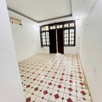 Bán nhà Kim Đồng, Hoàng Mai, 56m2, 5 tầng, mặt phố, ô tô, 26 tỷ