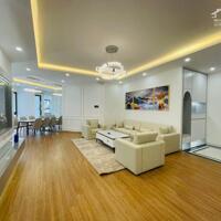 Bán rẻ căn góc 3PN 152m2 tầng trung nội thất đẹp nhất 17T Trung Hòa Nhân Chính ở, cho thuê tốt