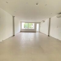 NHÀ MỚI % - Cư Xá Đô Thành, Q3 - 6m x 20m - 5 Tầng, Sàn Suốt, Có TM