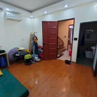 Cho thuê nhà 5 tầng Nguyễn Văn Linh, Thạch Bàn, Long Biên. 42m. Giá: 10 triệu/tháng. Lh: 096.787.3362