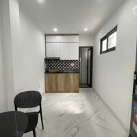 Bán nhà trong ngõ Xã Đàn. 50m2, 8 tầng