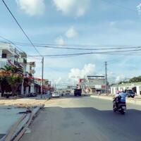 Bán Mặt tiền Phạm Văn Đồng Ngay Vị trí Trí ngay ngã 4 Đèn Đỏ. P Phú Thượng. TP Huế.
