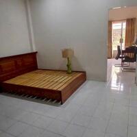 Cho thuê nhà hẻm thông xe tải Thống Nhất, p 10, Gv