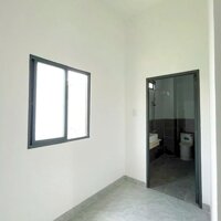Hạ giá 100 triệu bán lỗ căn nhà lầu giá còn 1tỷ 990tr. Sổ riêng thổ cư