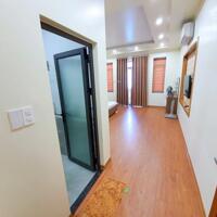 Cho thuê nhà Văn Cao vị trí đẹp, 7 p.ngủ khép kín, DT: 80m2.