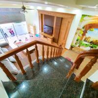 Cho thuê nhà Văn Cao vị trí đẹp, 7 p.ngủ khép kín, DT: 80m2.