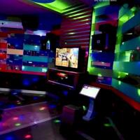 karaoke 5 tầng 18 phòng -Hòa Cường - Giá 27 tỷ.