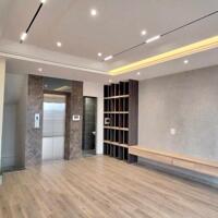 Bán nhà Phố Trạm,Long Biên 6 tầng,40m,mt4.7m oto đua nhỉnh 9 tỷ