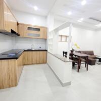 có căn nhà phố hiện đại sang trọng ở trong KDC BHHB, cách 200m là ra NTT, DT 40M2/2TY8,SHR