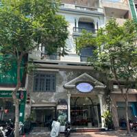 Bán tòa nhà 8,6x17m - mặt tiền Cao Thắng, Quận 10. Giá tốt nhất đường