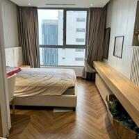 Cho thuê căn hộ chung cư Vinhomes Nguyễn Chí Thanh, căn góc, 3 phòng ngủ, giao nhà luôn