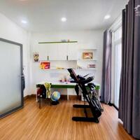 Nhà phố hiện đại, 56m², ngang rộng 5,3m, 1 trệt 2 lầu, Lê Văn Việt, gần Ngã tư Thủ Đức, giá 6,3 tỷ