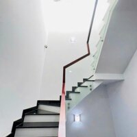 Nhà phố hiện đại, 56m², ngang rộng 5,3m, 1 trệt 2 lầu, Lê Văn Việt, gần Ngã tư Thủ Đức, giá 6,3 tỷ