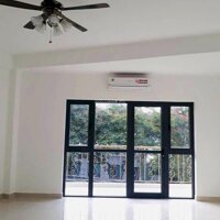 Chỉ 45 Tỷ-Sở Hữu Ngay Nhà 1 Trệt 4 Lầu MT Nguyễn Văn Hưởng,Thảo Điền,Q2 DT:100m2(5,6mx17m)
