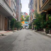 Chính Chủ Cần Bán Gấp Căn Nhà vị trí đẹp khu phân lô 72ha Vĩnh Phúc Ba Đình Diện Tích 55 m2 Nhà xây mới 7 tầng thang máy vị trí đẹp full nội thất giá 22,9 tỷ