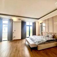 Cho thuê nhà 7 p.ngủ khép kín có thang máy phố Văn Cao.