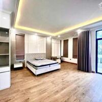 Cho thuê nhà 7 p.ngủ khép kín có thang máy phố Văn Cao.