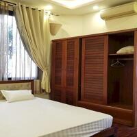 Cho thuê căn hộ dịch vụ tại Quảng Khánh, Tây Hồ, 75m2, 2PN, ban công, view hồ, đầy đủ nội thất đẹp hiện đại