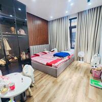 Hot hit Nguyễn Lương Bằng, PL 3 ô tô tránh, ngõ thông KD, 3 bước ra hồ, 60m2*5T Mt 4.4m, 19 tỷ