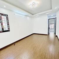 Ngõ nông, cách phố 30m, Đội Cấn, 28m2, 5 tầng, 3PN + 4WC, nhà đẹp ở ngay. Giá 6.3 tỷ