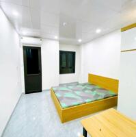 Cần bán gấp nhà dòng tiền doanh thu cao phố Dương Quảng Hàm, 66m2, 8T, 13P khép kín, ô tô