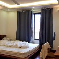 Cho thuê căn hộ 2PN view hồ, rộng 75m2 tại Quảng Khánh, Tây Hồ, đủ đồ
