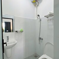 Căn hộ Studio cửa sổ lớn Full nội thất nhà mặt tiền gần sân bay Tân Sơn Nhất
