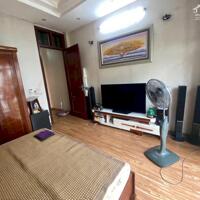 Chính chủ cần tiền bán gấp căn nhà 4 tầng tại trung tâm khu tái định cư Thạch Bàn, Long Biên