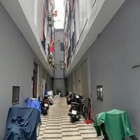 Cho thuê nhà riêng 5 tầng 3 phòng ngủ 35m full nội thất tại Ngọc Thụy, Long Biên. LH 0946204597