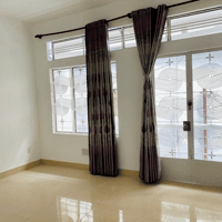 NGAY NGÃ TƯ BẢY HIỀN - 44M2 ( 4,2 X 11 ) - 2 TẦNG - 2PN - HẺM XE HƠI - HOÀN CÔNG ĐẦY ĐỦ - CHỈ NHỈNH 5 TỶ.