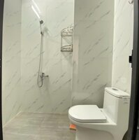 SẬP SÀN SẬP SÀN SẬP SÀN Căn 2 Phòng Ngủ Ban Công Cửa Sổ Trơi Ơi Nó Chill Thang Máy Tới Ngay Cửa Ngay Khu ETown Bàu Cát