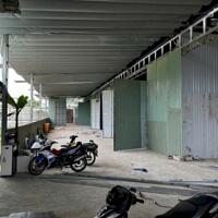 Kho 550m2 giá 27 triệu đường xe tải 10 tấn ra vào thông Quốc Lộ 1A sang Quốc Lộ 1K