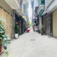 Bán nhà PHân Lô Chùa Láng- gần Hồ- 50m2x5T- Ô tô! Giá 15.9 Tỷ
