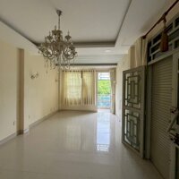 Nhà mặt tiền đại lộ 3 kinh doanh đa ngành có thang máy