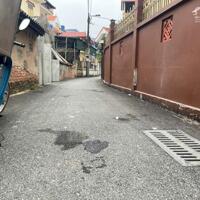 Chủ cần bán gấp lô đất trục chính 170m Tân Quang, ô tô vào, sát vin 3: 0828218468
